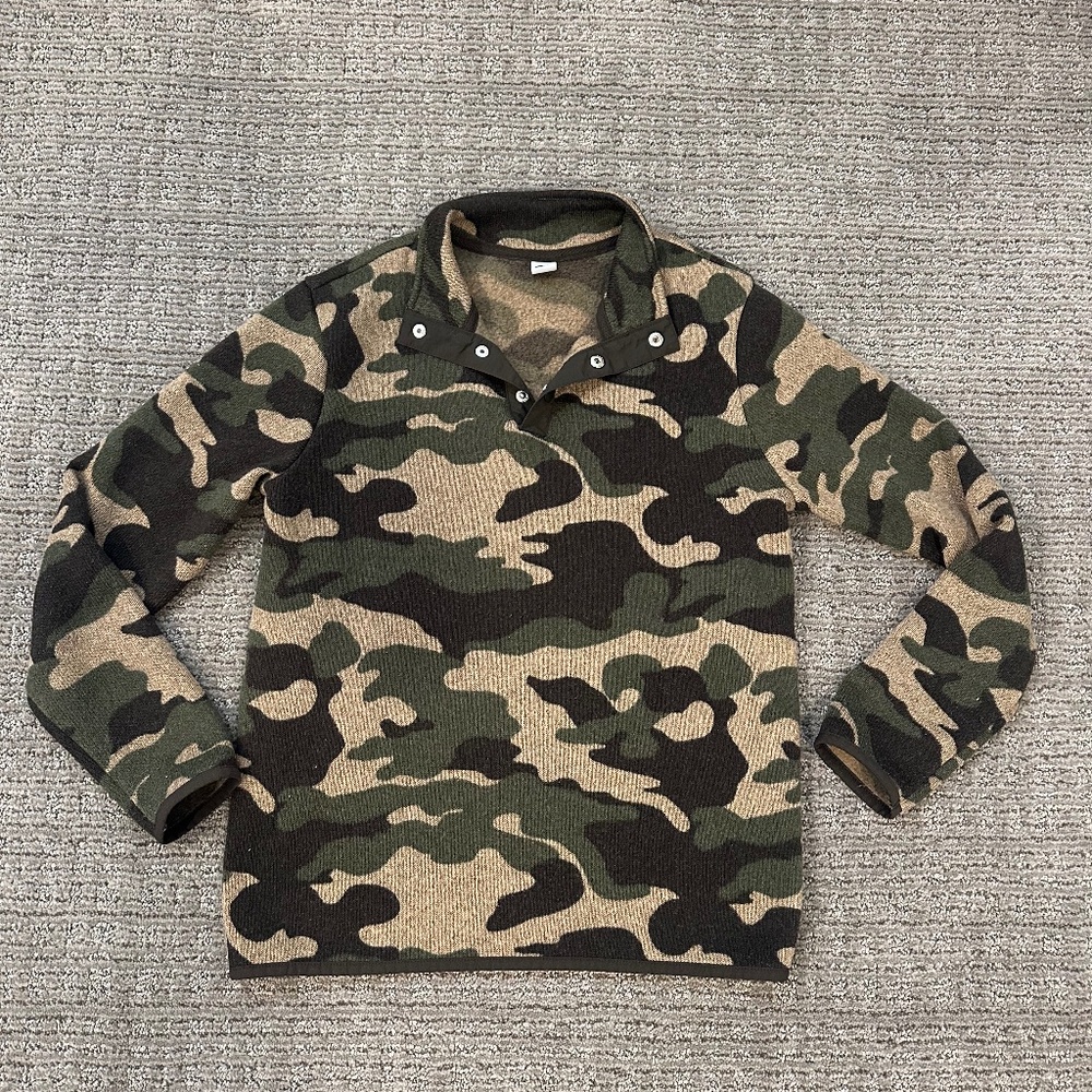Boys size medium old navy pullover